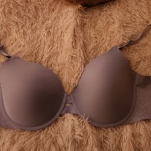 38D Warners bra (underwire)